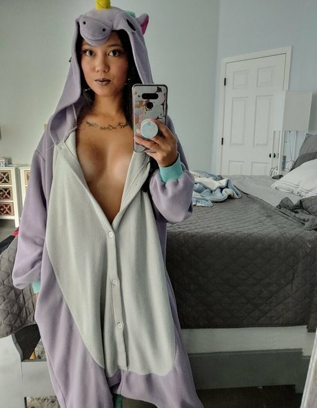 asian threesome onlyfans nude photos
