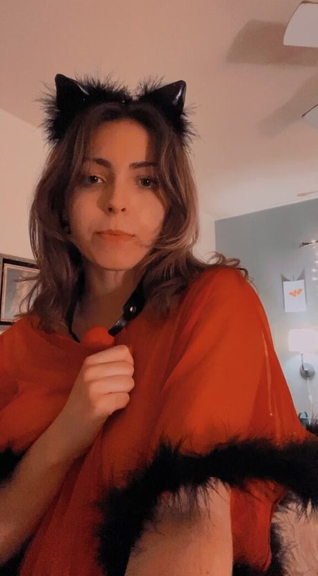 Kayleigh Adams naked model pics