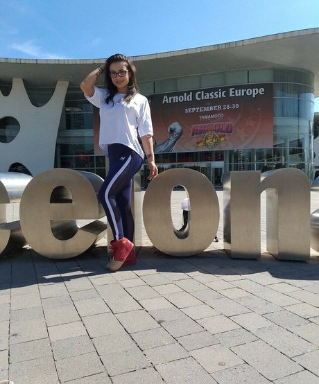 Mira Cuckold pretty star img