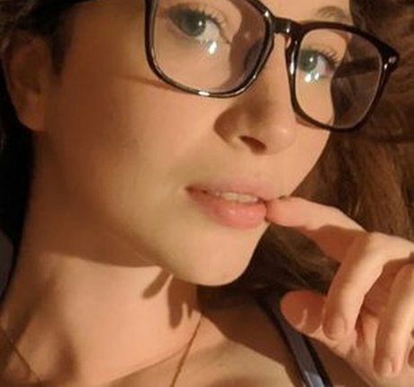 sophietsune pornographic star photos
