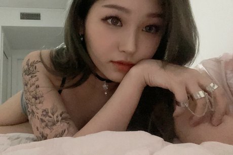 YoonHyoonAikuros top actress photos