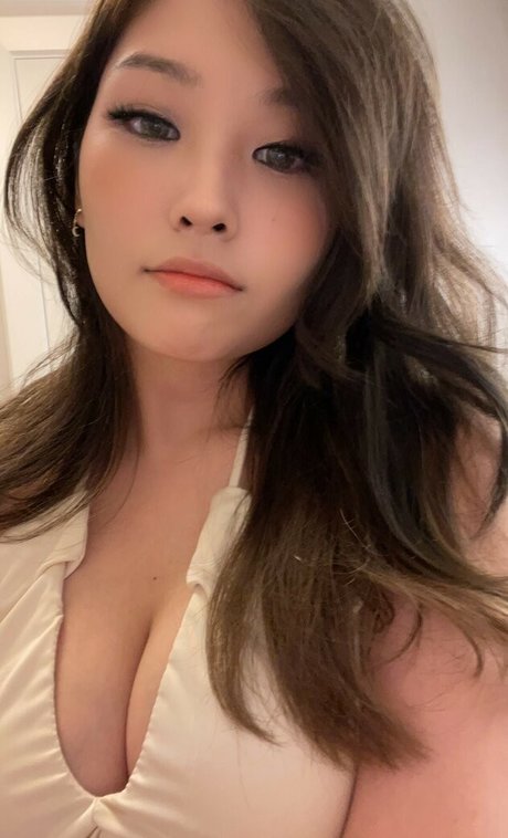 YoonHyoonAikuros pretty actress pic