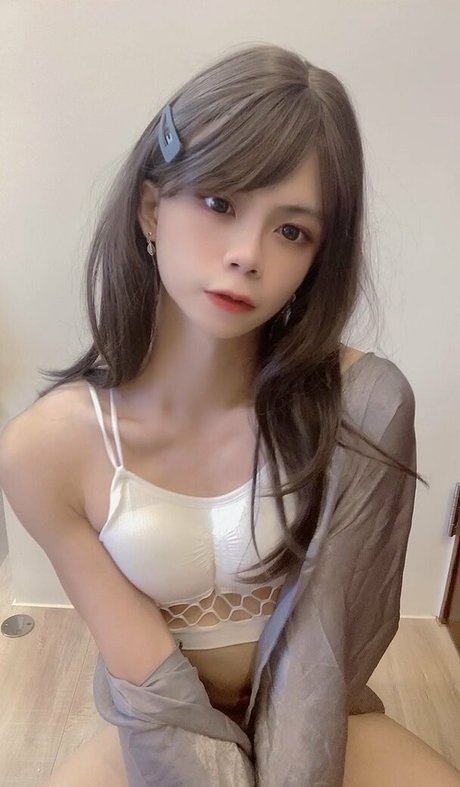 Luoluo pornstar high quality images
