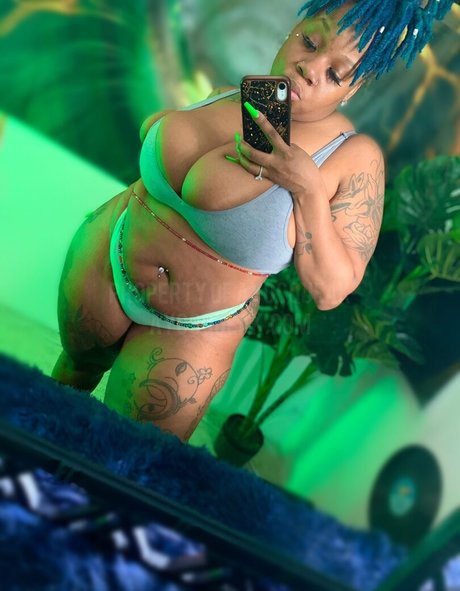 AyoSqueak best pornstar picture