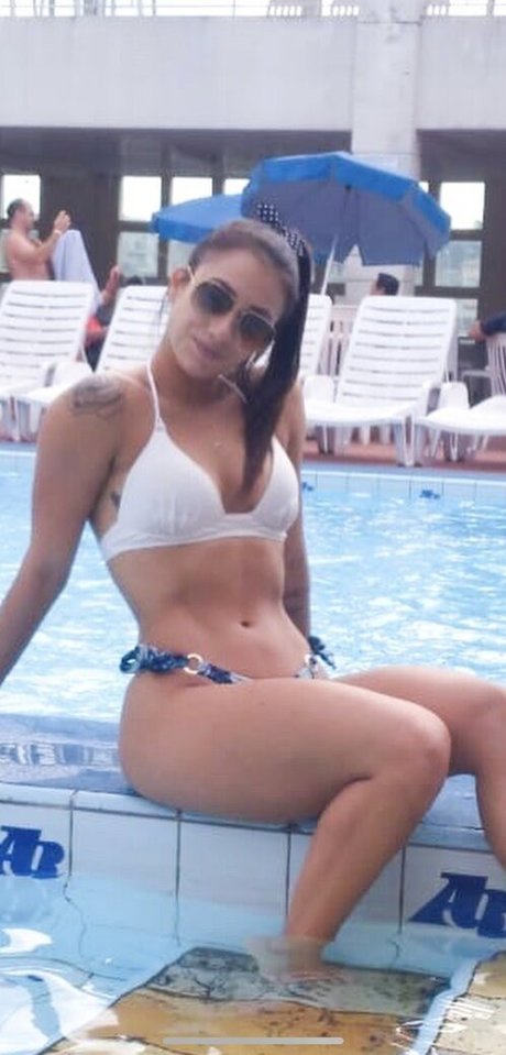 Julia Abade model adult pic
