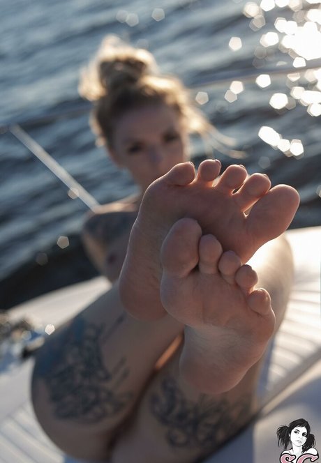 Elisarose model top photo