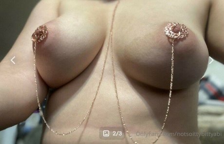 Notsoittybittyabi nude actress photos