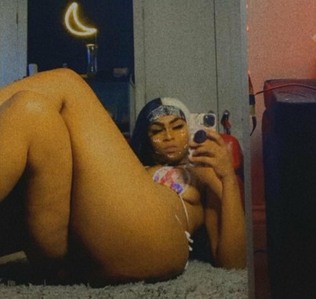 Tenuzen nudes actress archive