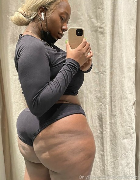 Effy Flame pornstar naked photos