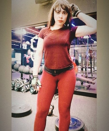 Islem Beji model top pics
