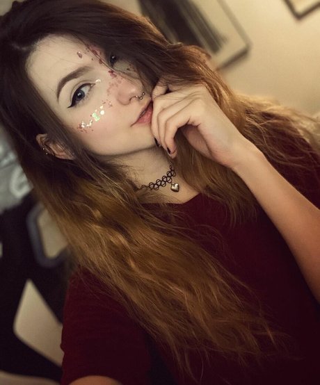 Lumenti sexy model pictures