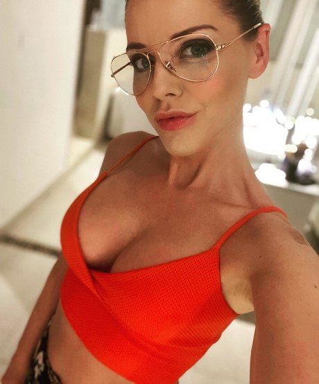 Stephanie Waring model perfect photo