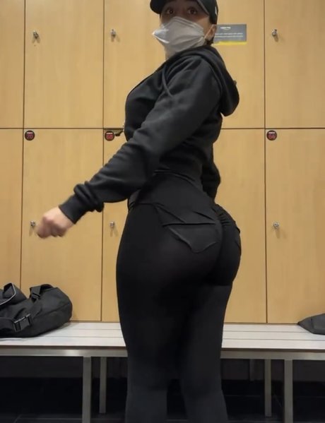 Akirayass model sex pics