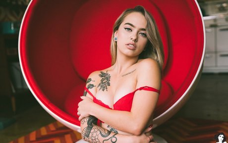 Vyne nice actress pics