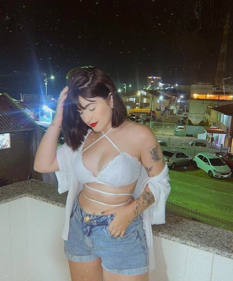 Bella Sant nude pornstar photos