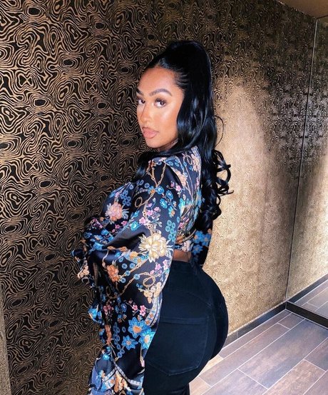 iLLi y art actress images