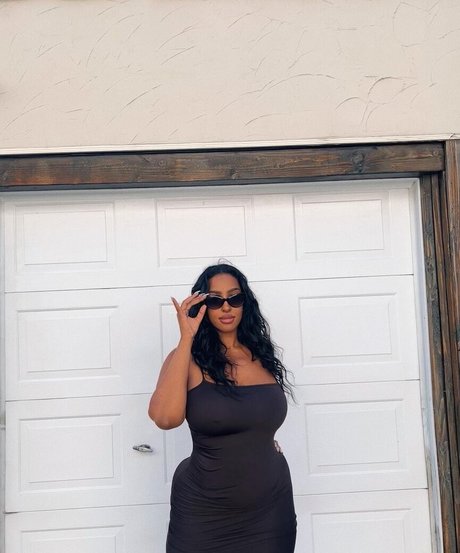 iLLi y star hot photos