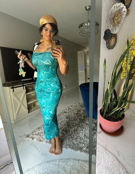 cynthiagarcia1212 beautiful star photo