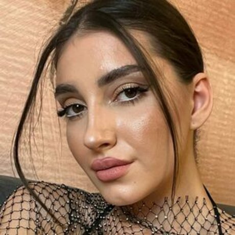 alinavaranik pornstar perfect pic