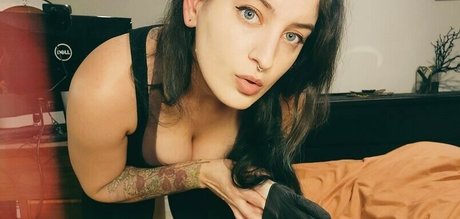 MalAfterMidnight perfect pornstar images