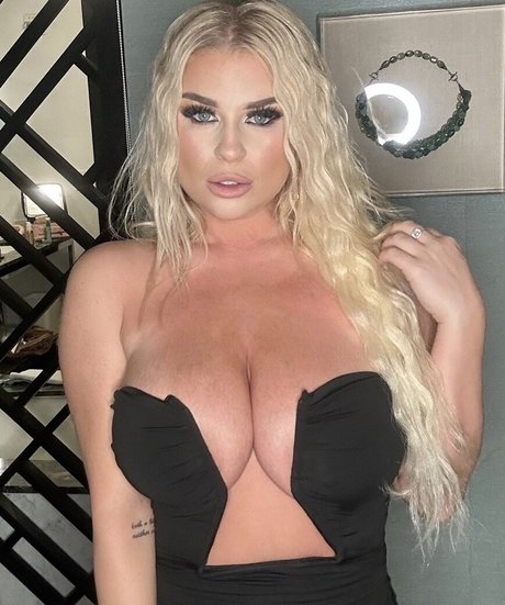 Chloe Michelle pornographic actress pic