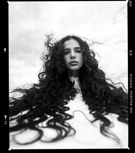 Bruna Marquezine erotic actress picture