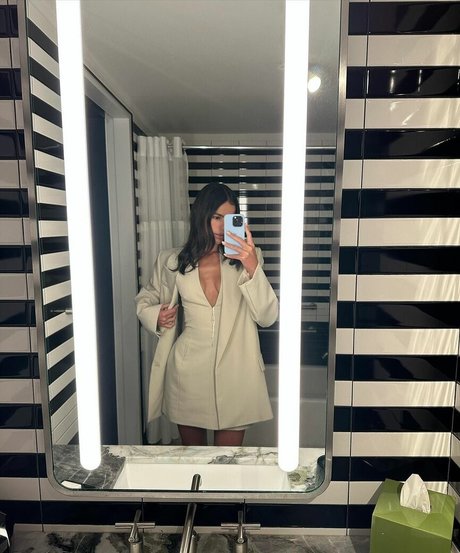 Bruna Marquezine pornstar naked image