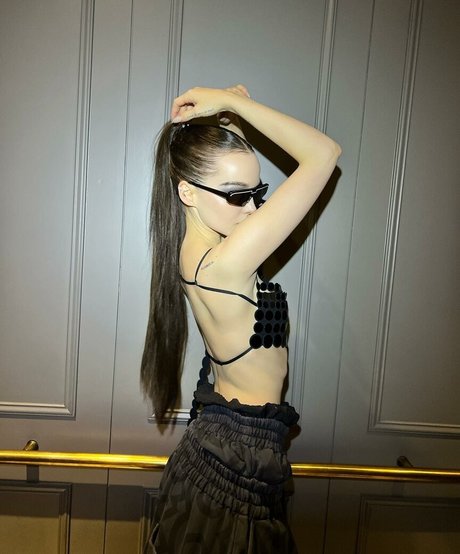 Dove Cameron xxx star photo