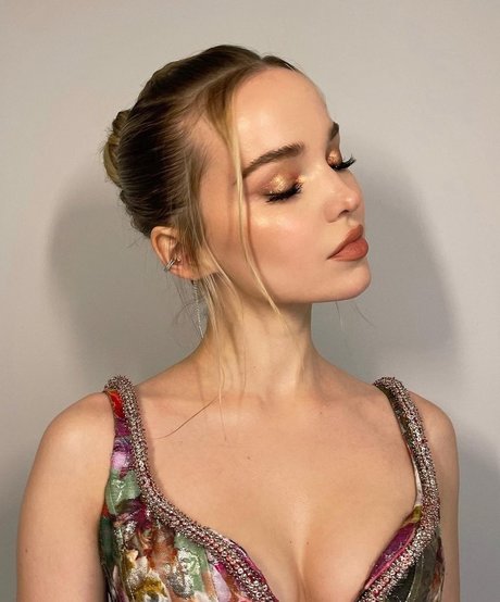 Dove Cameron hd star images