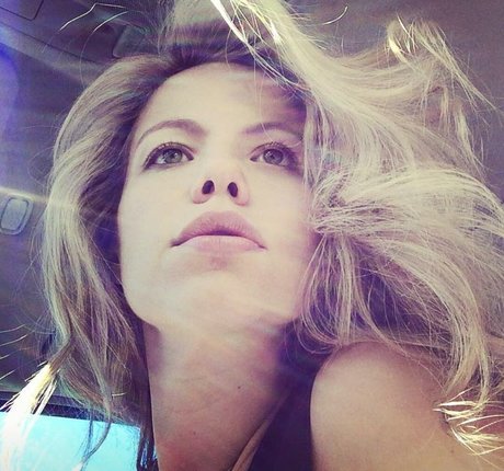 Tammin Sursok pretty model photo