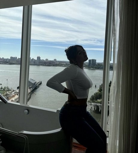 Mackenzie Ziegler actress galleries