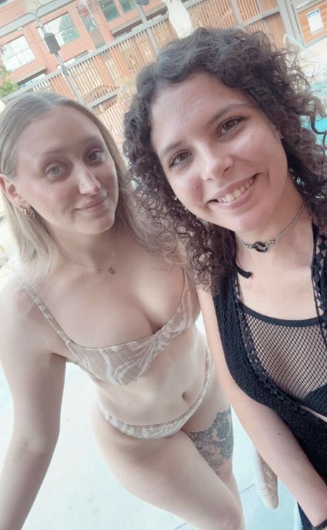 strawberrytallcakee sex model img