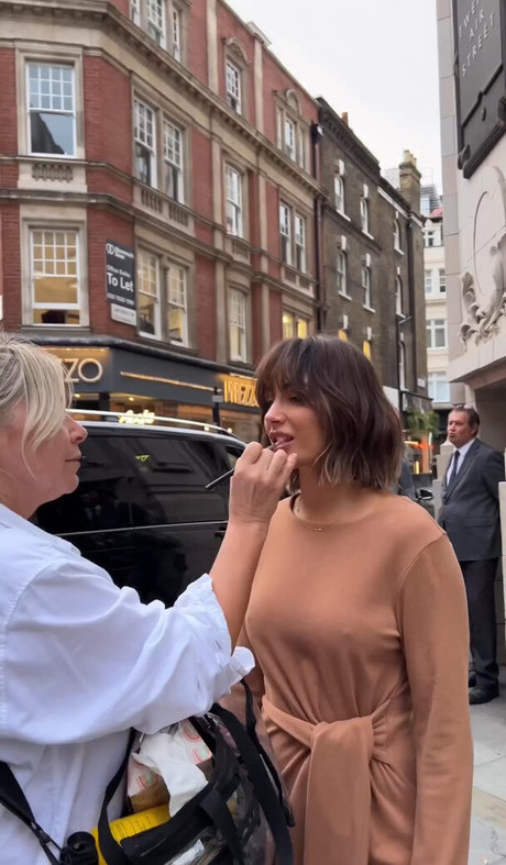 Frankie Bridge model pretty gallery