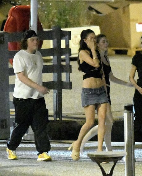 Nicola Peltz hot actress photos