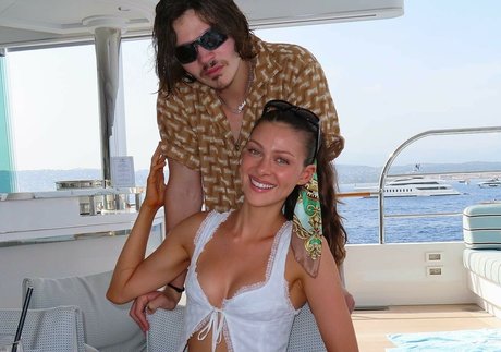 Nicola Peltz pretty star galleries