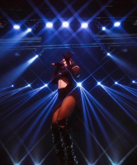 Lauren Jauregui model perfect picture