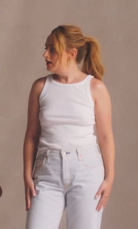 Amelia Dimoldenberg profile image