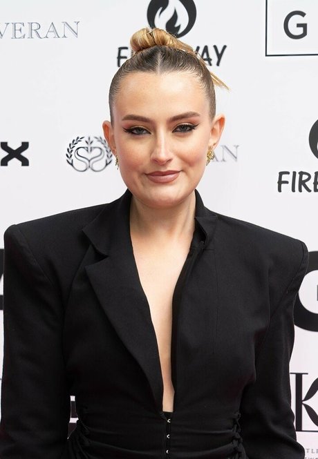 Amelia Dimoldenberg pornstar photo