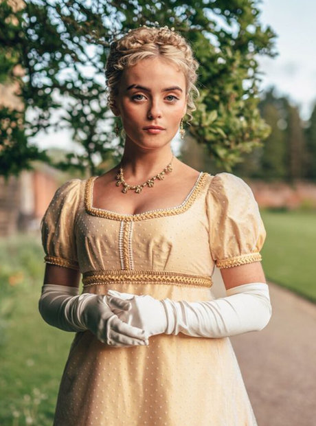 Millie Gibson top star pics