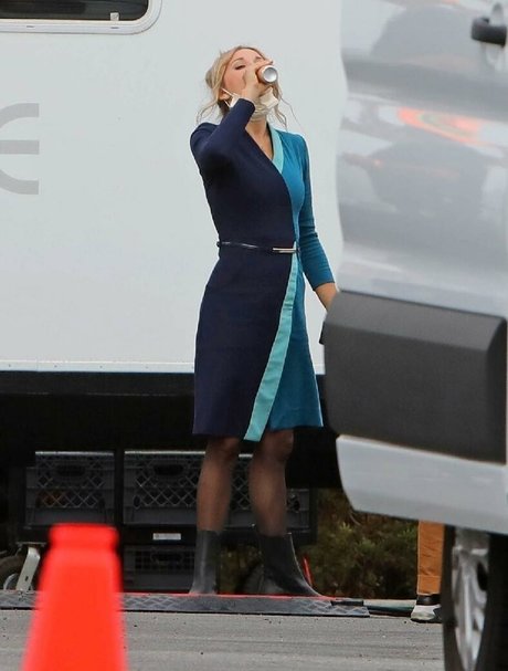 Kaley Cuoco high quality model photos