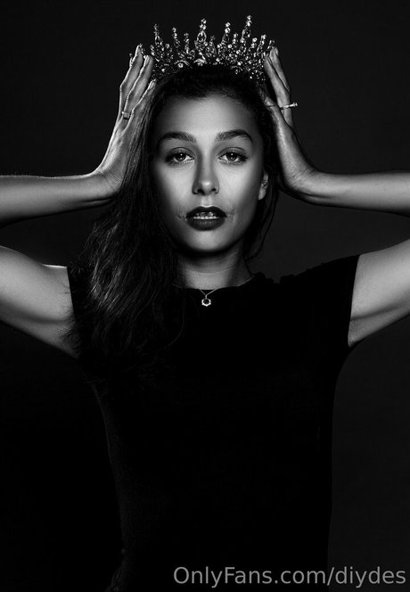 diydes hot actress pics