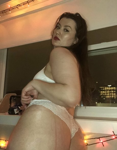 Tori Assins naked actress picture