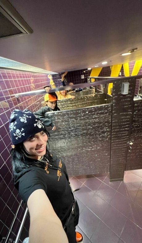 Billie Eilish best star img