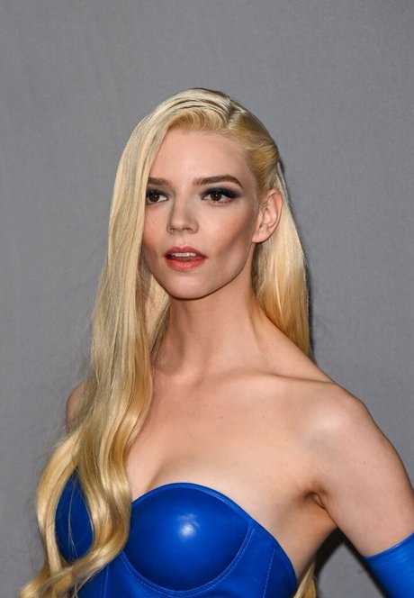 Anya Taylor Joy high quality star photos