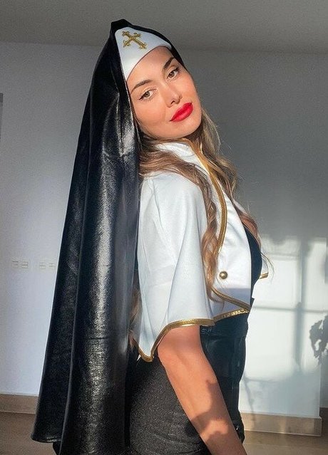 Eva Padlock sex model pic