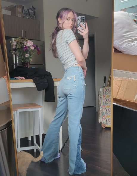 QueenTofu pornographic actress picture