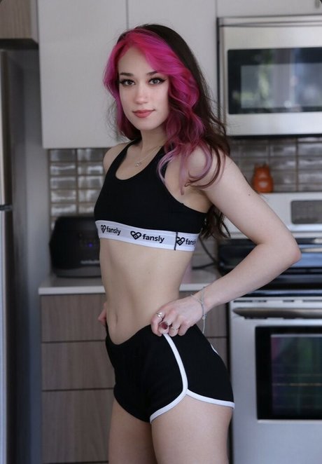 QueenTofu pornstar nudes picture