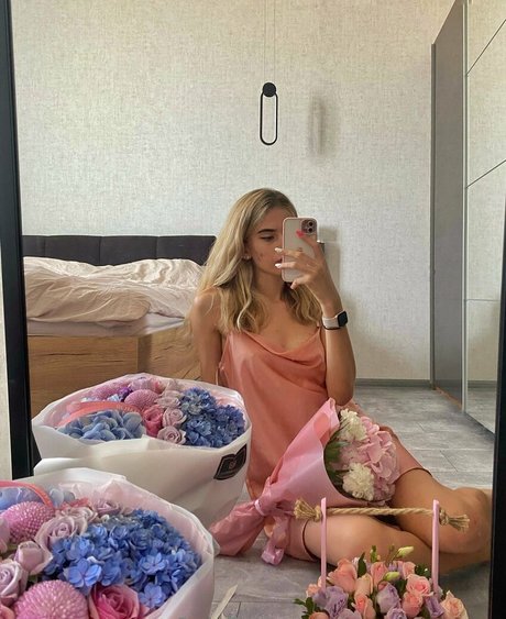 amelie moore nudes star pics