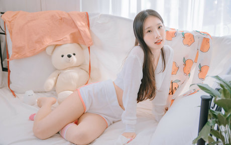 Pureding xxx actress gallery