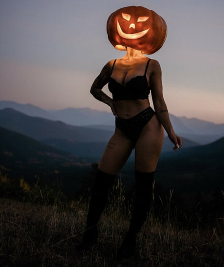 Maddison Noel model free pics